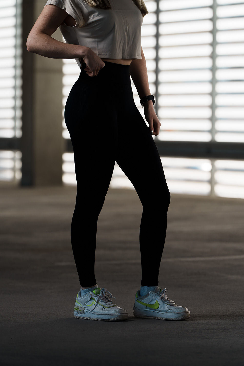 Mustat Basic-trikoot I Dynamifitness
