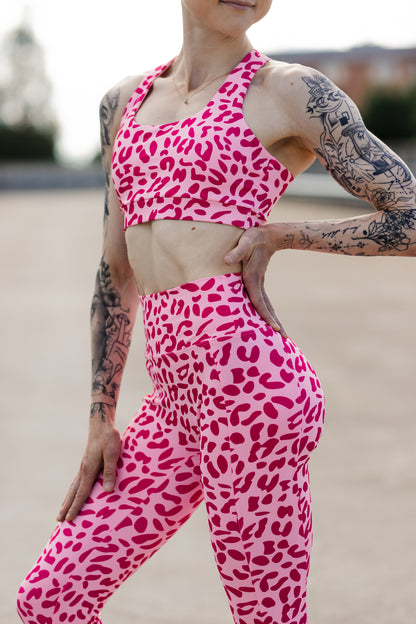 Pinkki leopardi treenisetti
