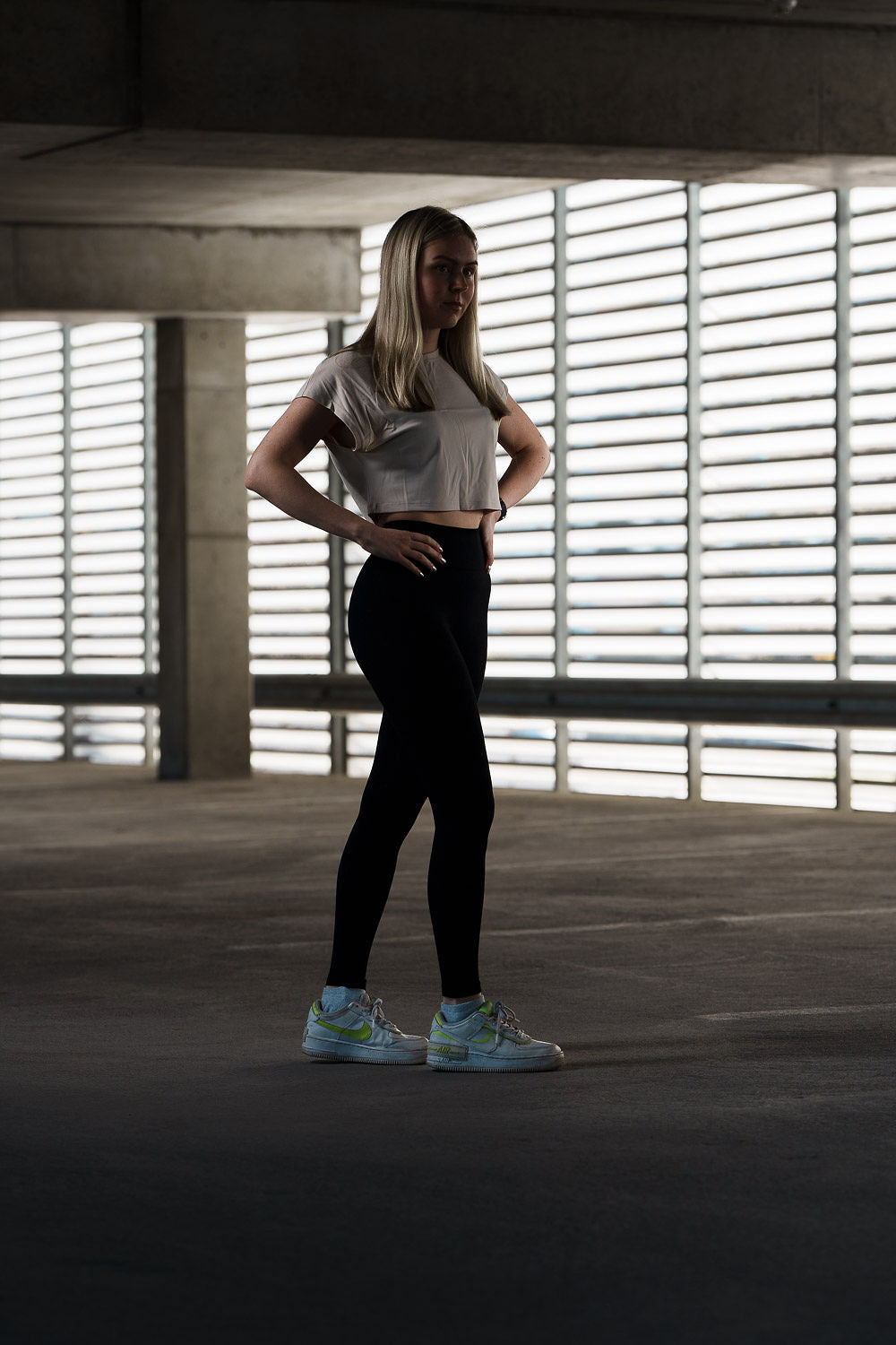 Mustat Basic-trikoot I Dynamifitness